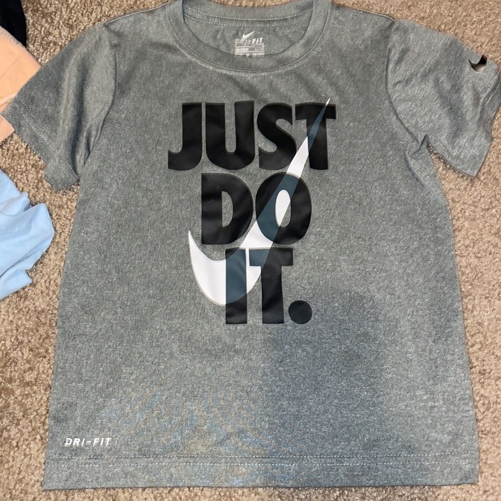 Boys Nike Dri-Fit Shirt Size 7